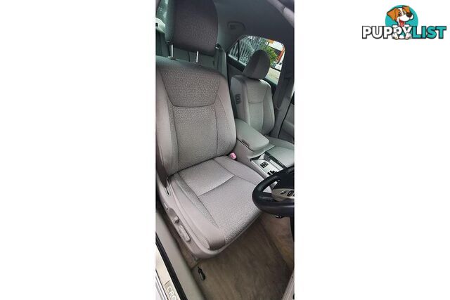2010 TOYOTA CROWN   SEDAN