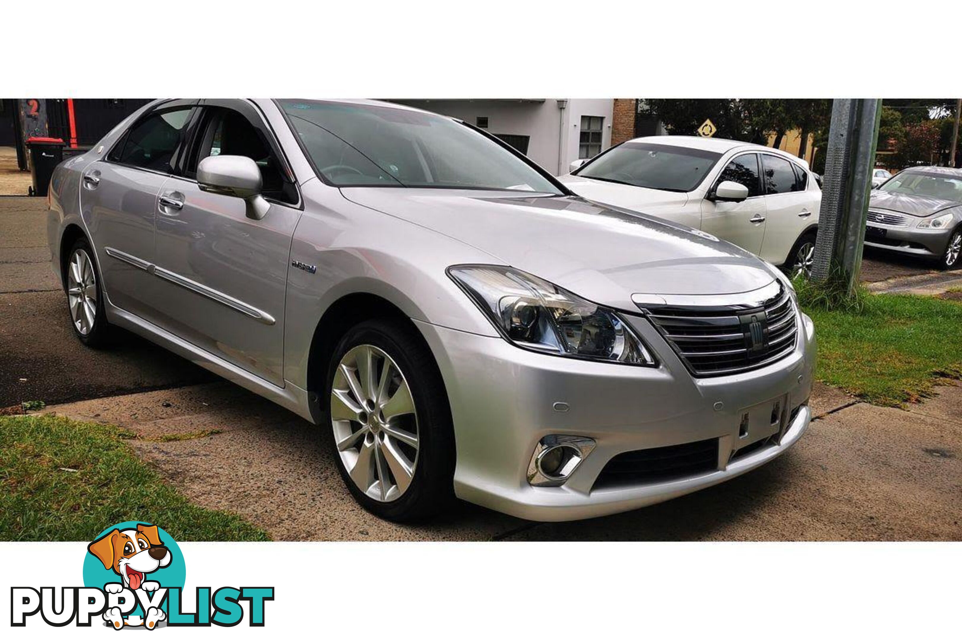 2010 TOYOTA CROWN   SEDAN