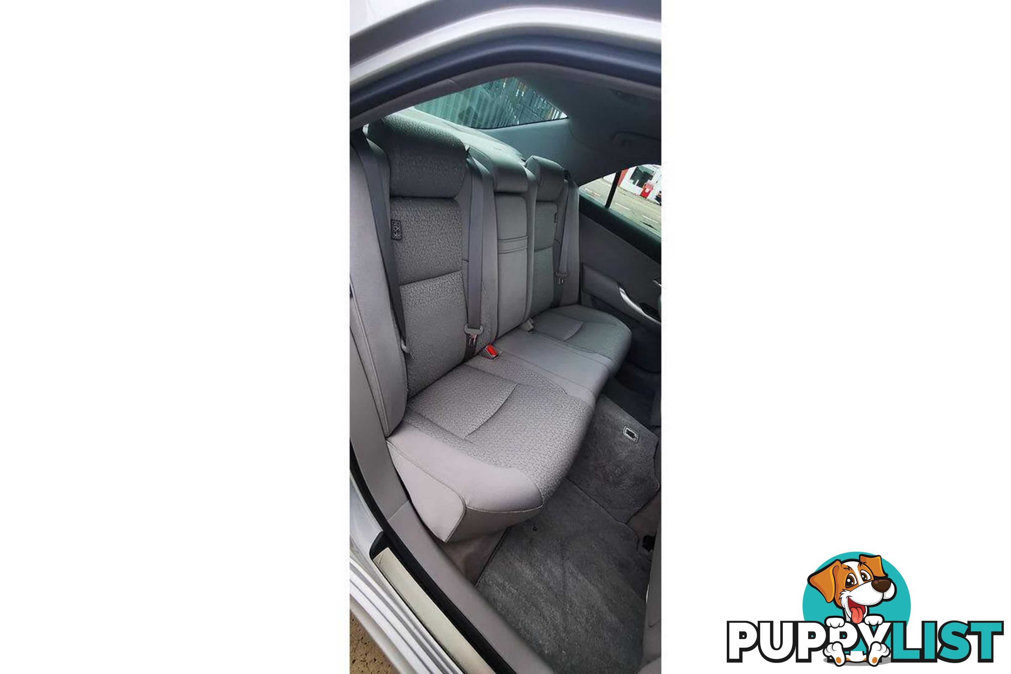 2010 TOYOTA CROWN   SEDAN