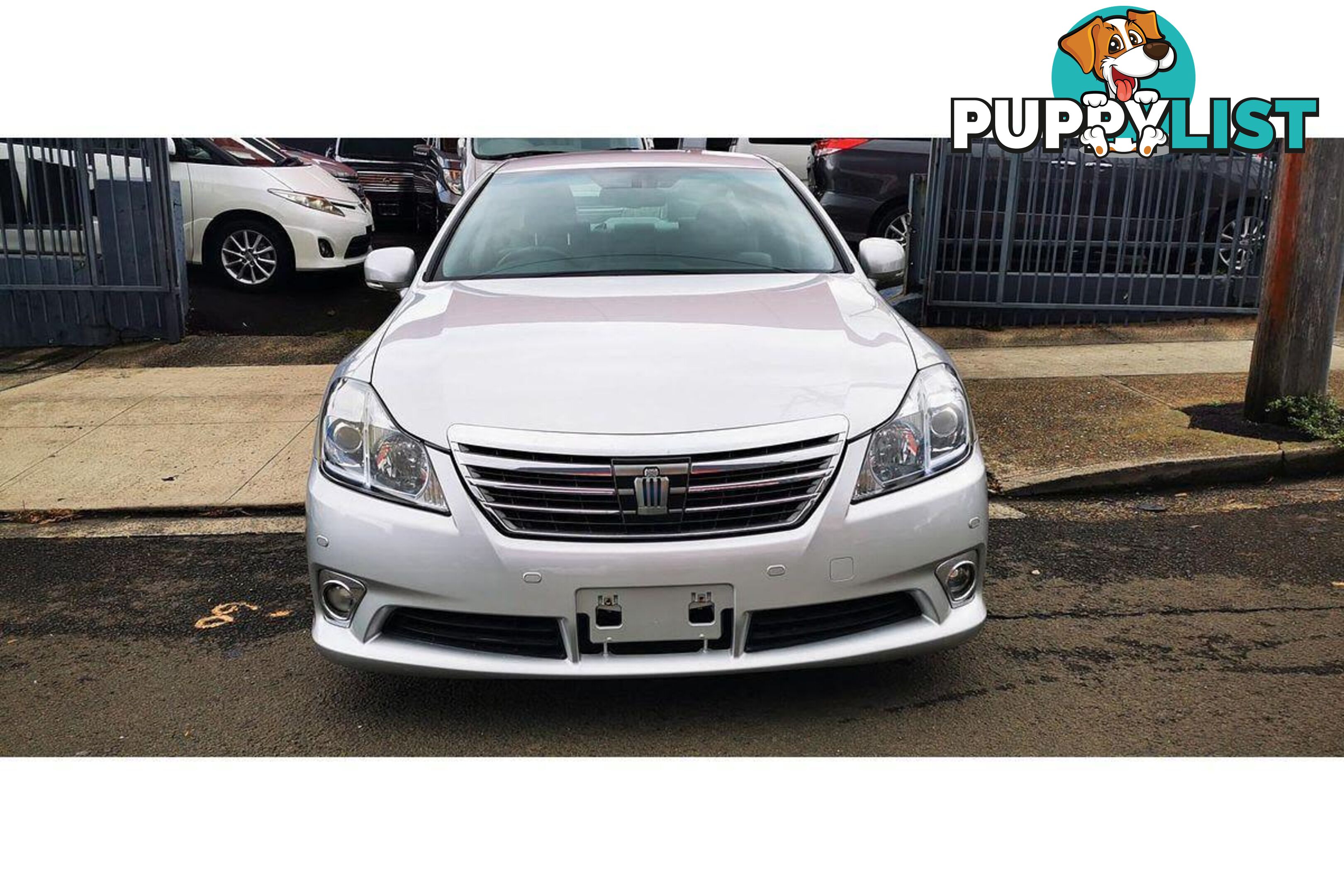 2010 TOYOTA CROWN   SEDAN