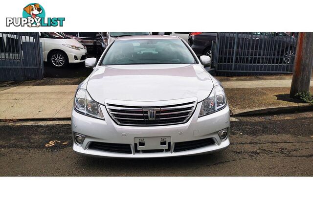 2010 TOYOTA CROWN   SEDAN