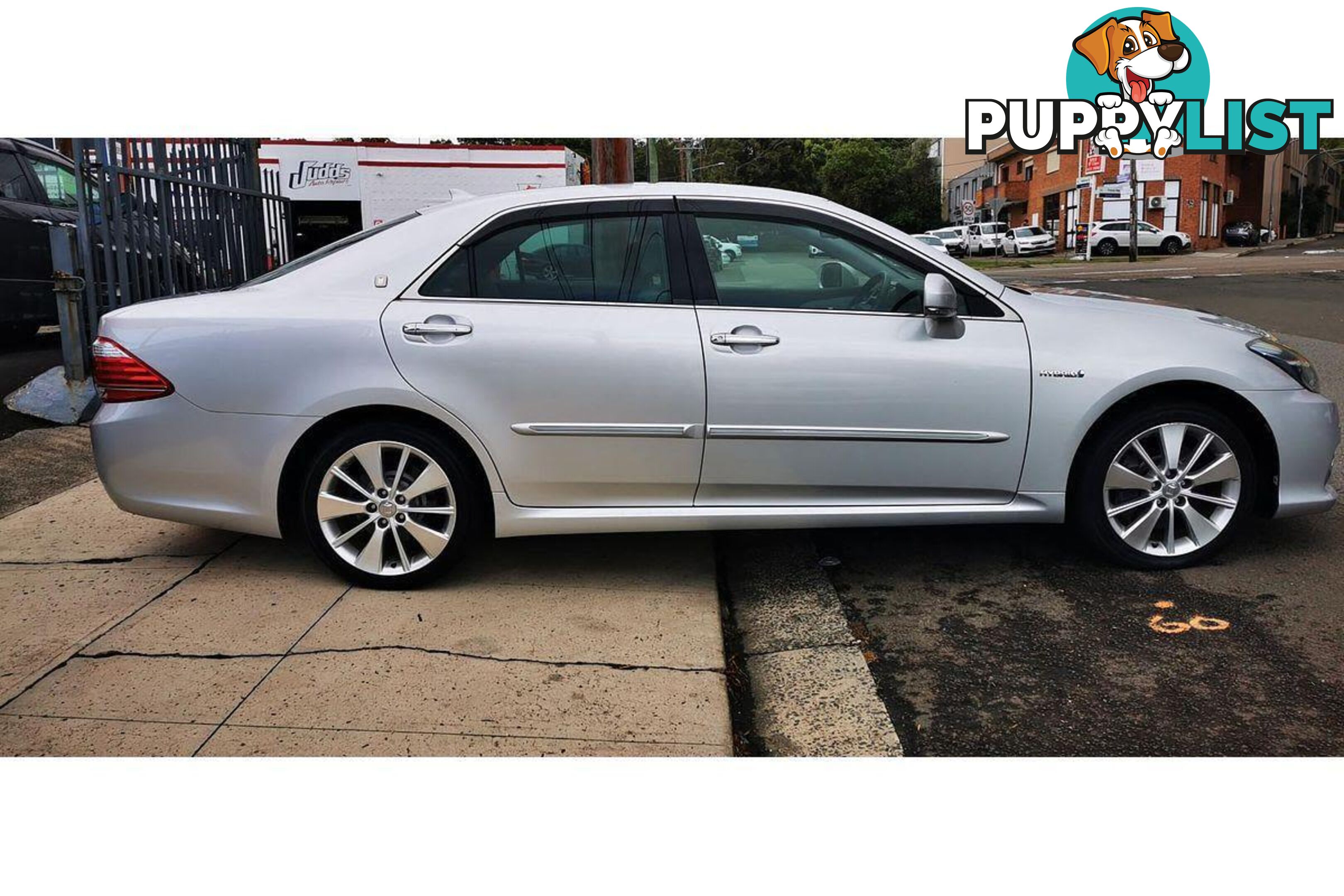 2010 TOYOTA CROWN   SEDAN