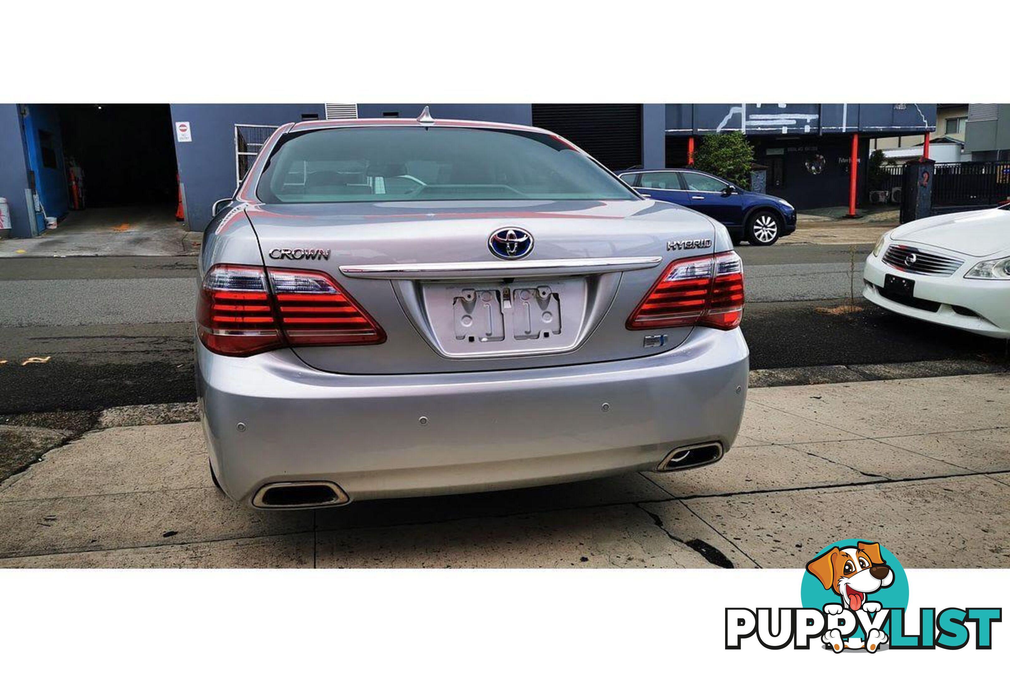 2010 TOYOTA CROWN   SEDAN