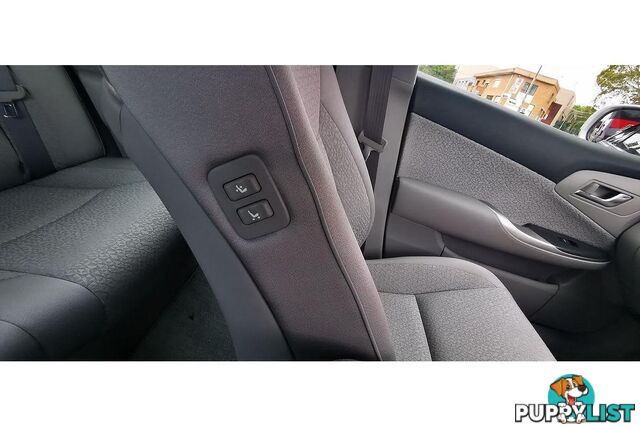 2010 TOYOTA CROWN   SEDAN