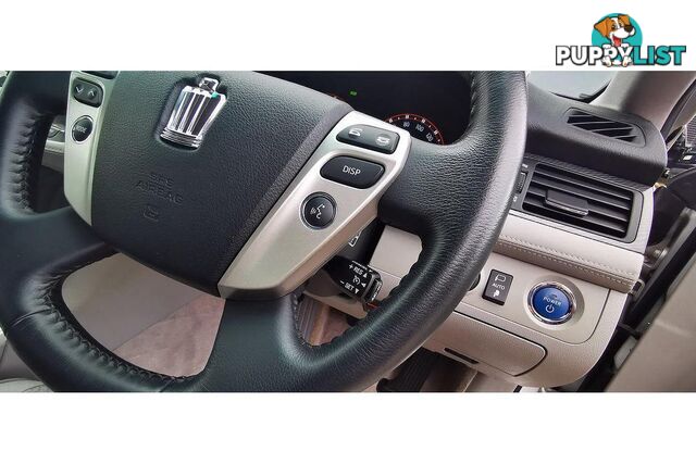 2010 TOYOTA CROWN   SEDAN