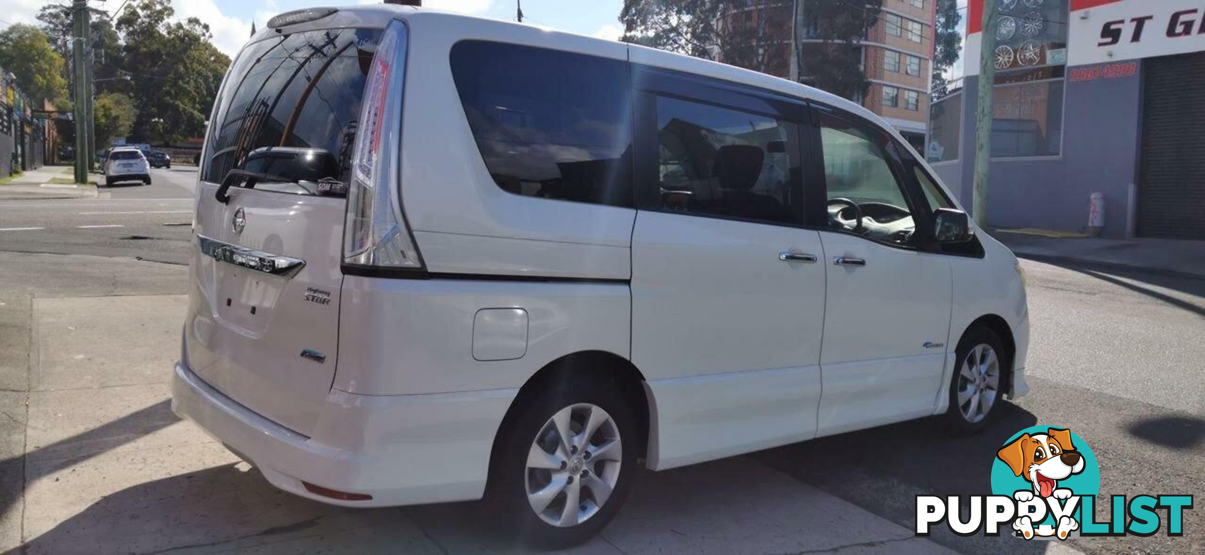 2013 NISSAN SERENA HIGHWAY STAR  -