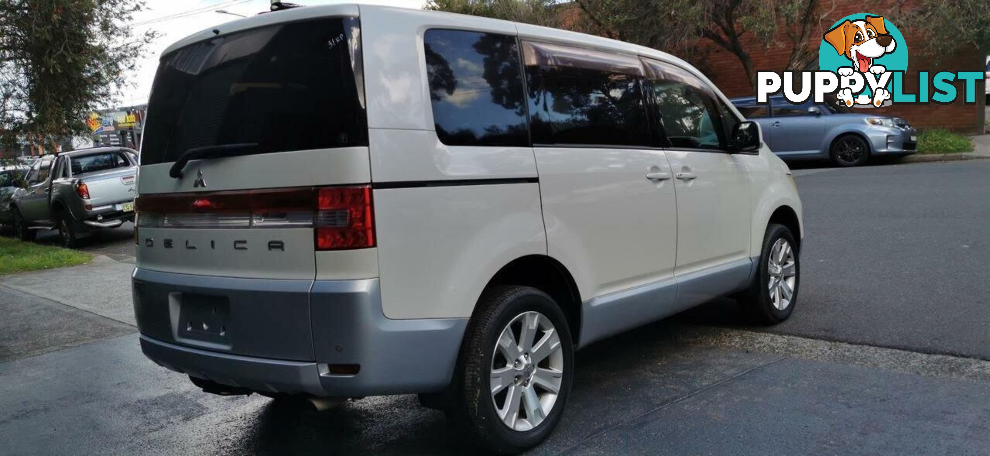 2009 MITSUBISHI DELICA D:5  -