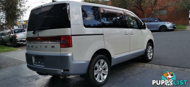 2009 MITSUBISHI DELICA D:5  -