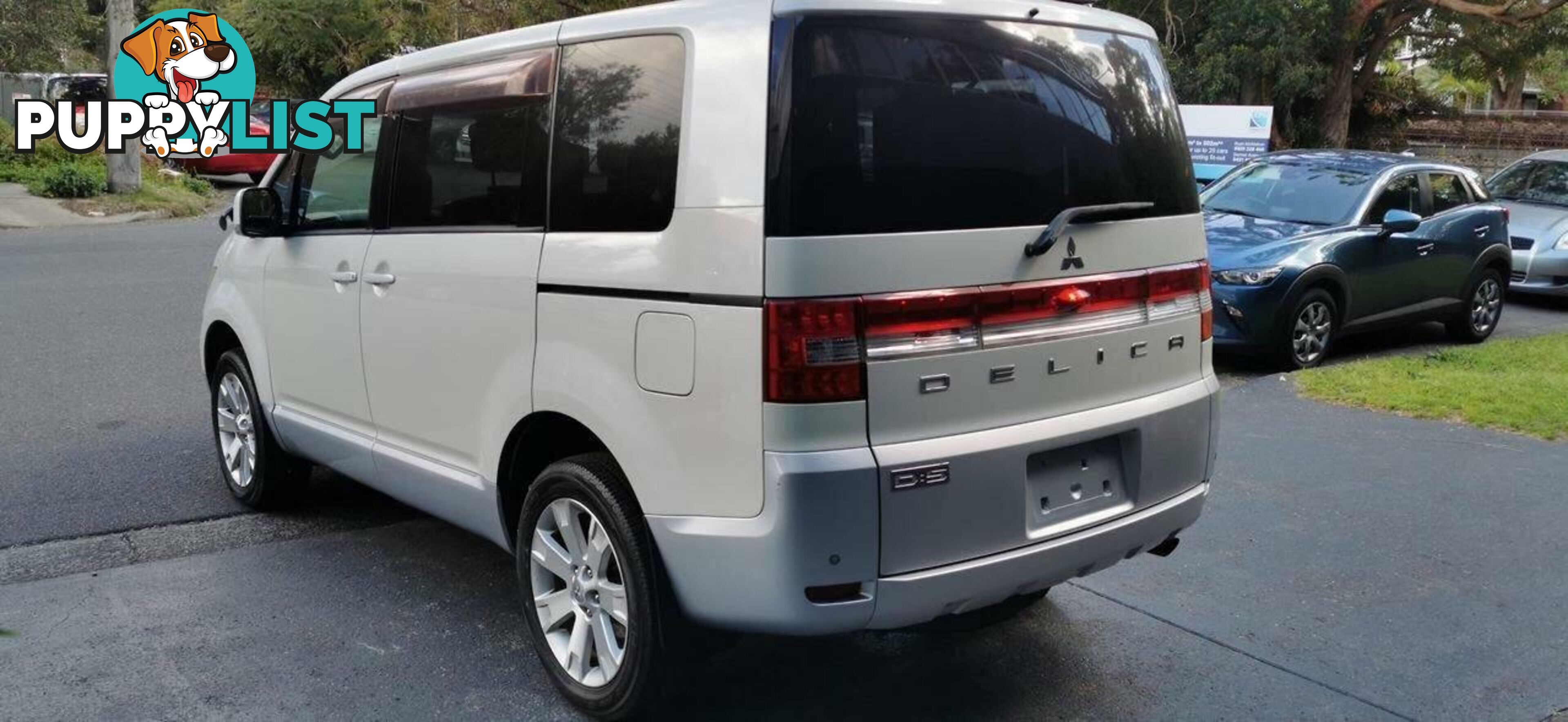 2009 MITSUBISHI DELICA D:5  -