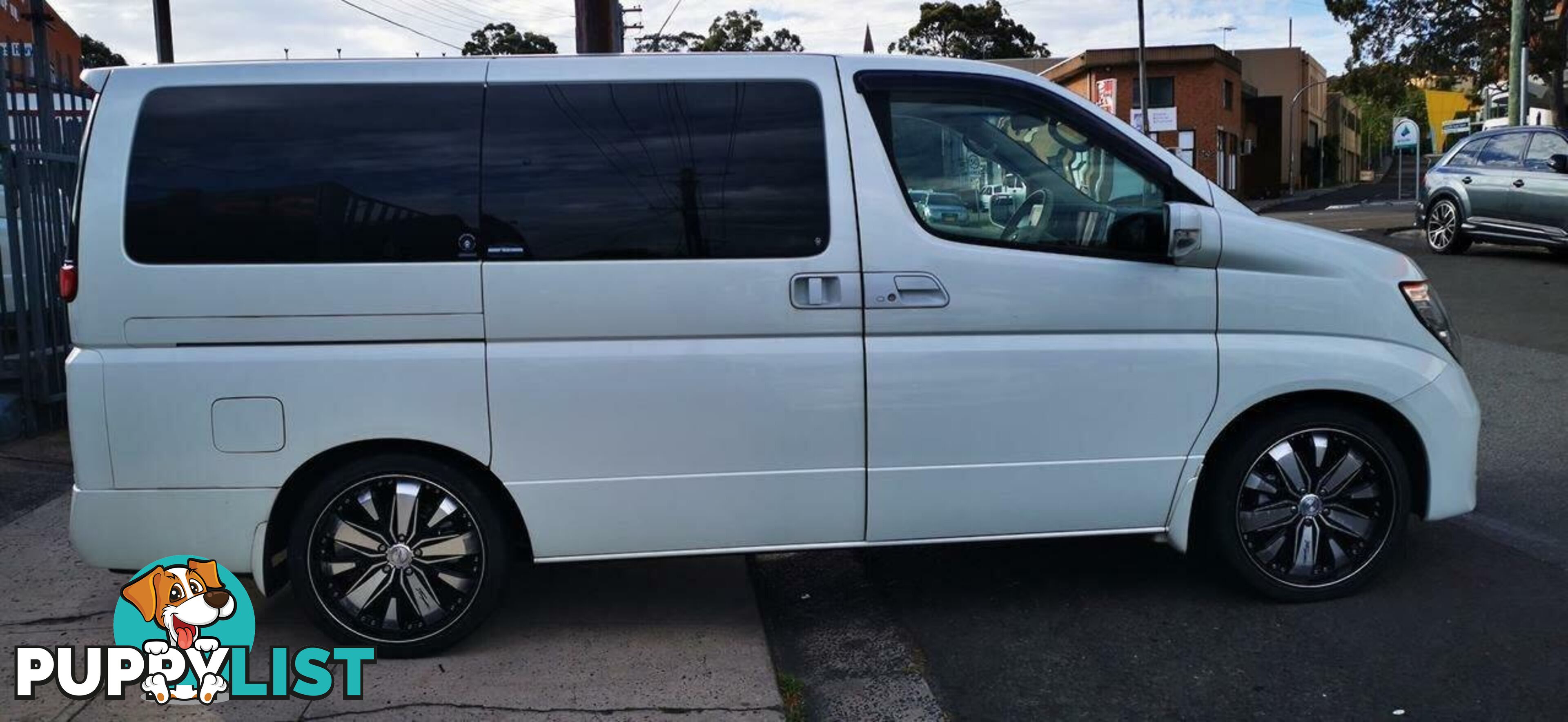 2005 NISSAN ELGRAND (NO BADGE)  -