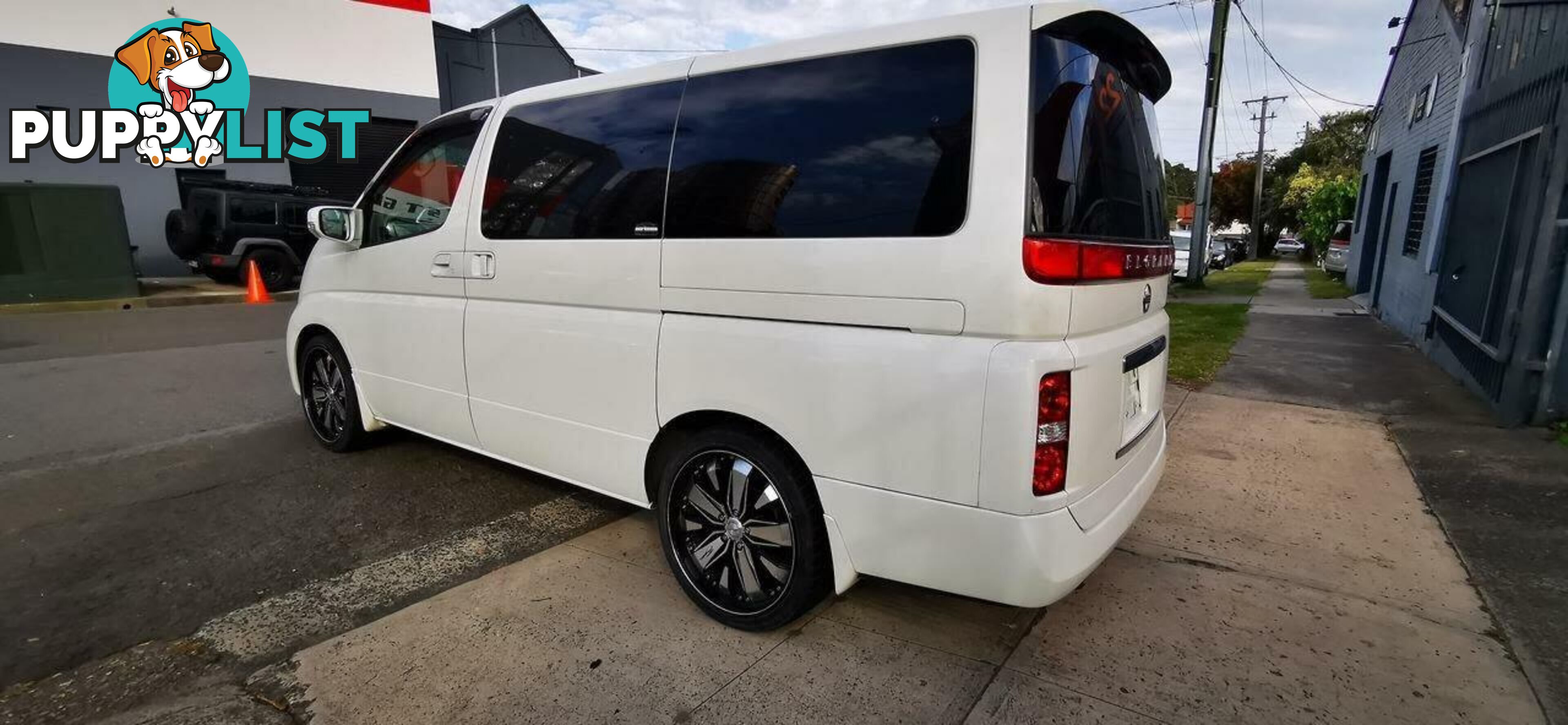 2005 NISSAN ELGRAND (NO BADGE)  -