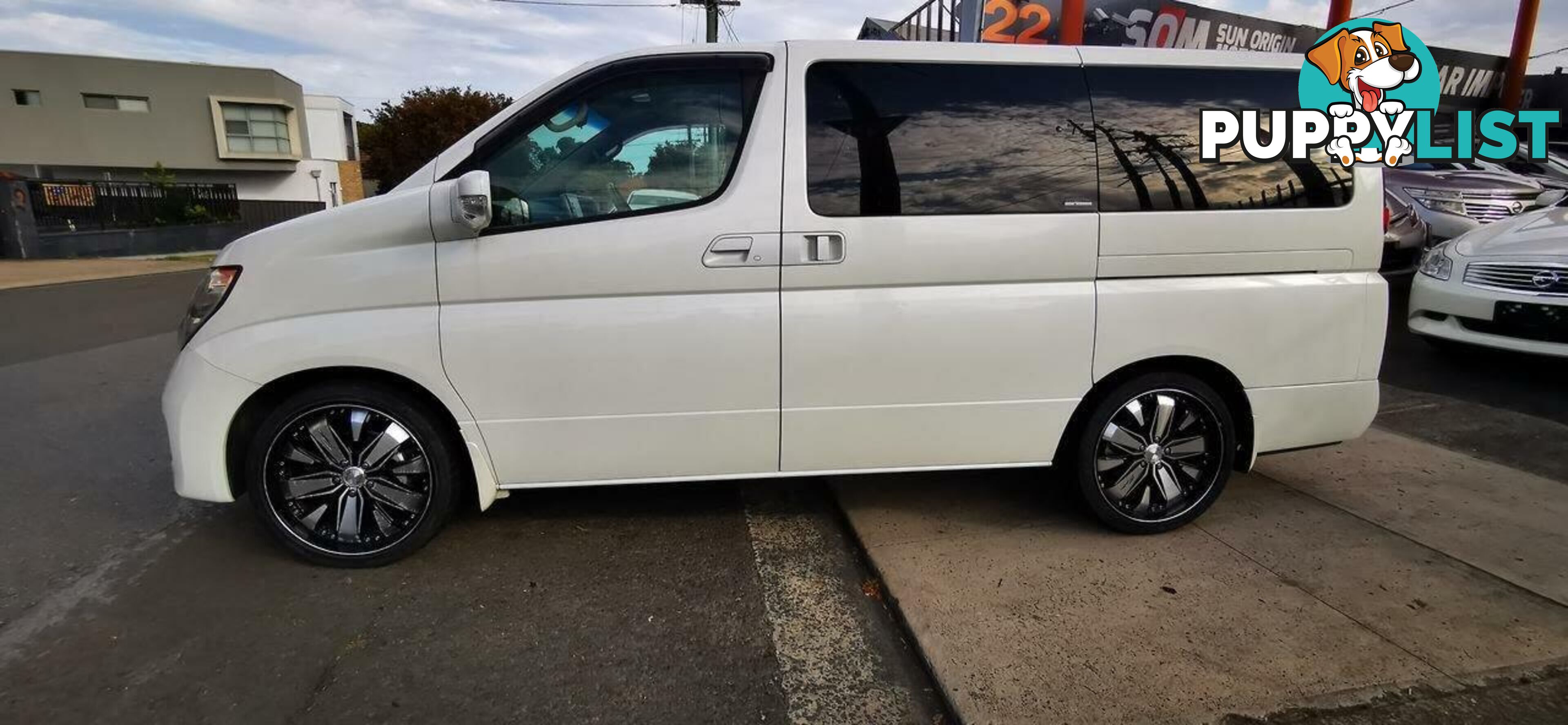 2005 NISSAN ELGRAND (NO BADGE)  -