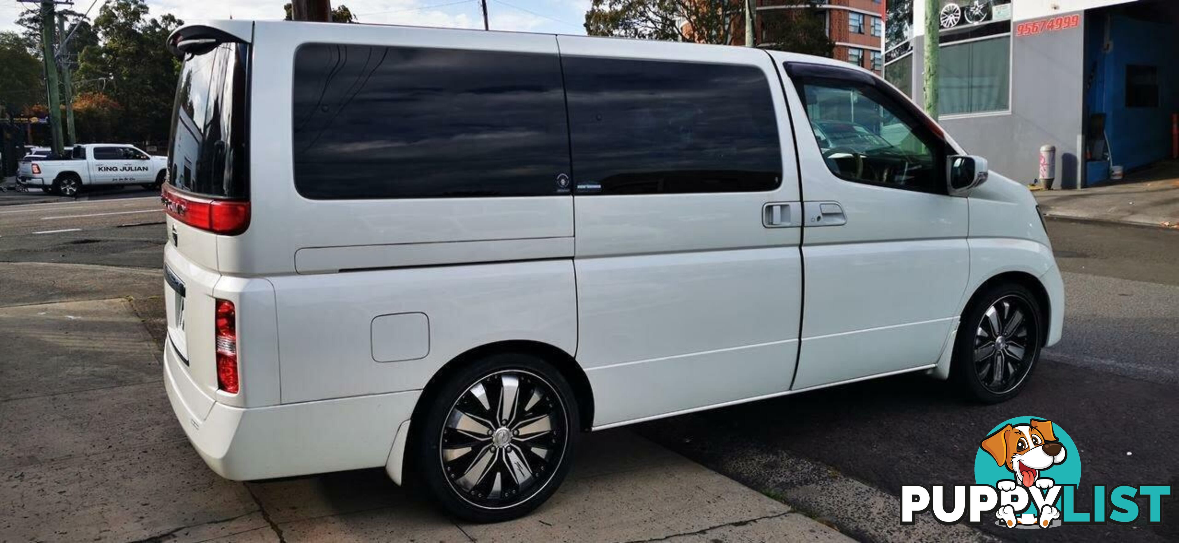 2005 NISSAN ELGRAND (NO BADGE)  -