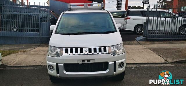 2010 MITSUBISHI DELICA D:5  -