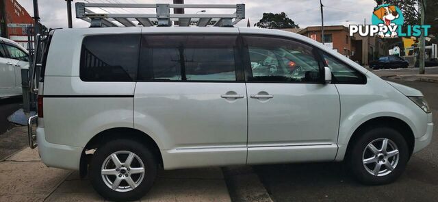 2010 MITSUBISHI DELICA D:5  -