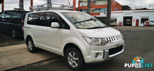 2010 MITSUBISHI DELICA D:5  -