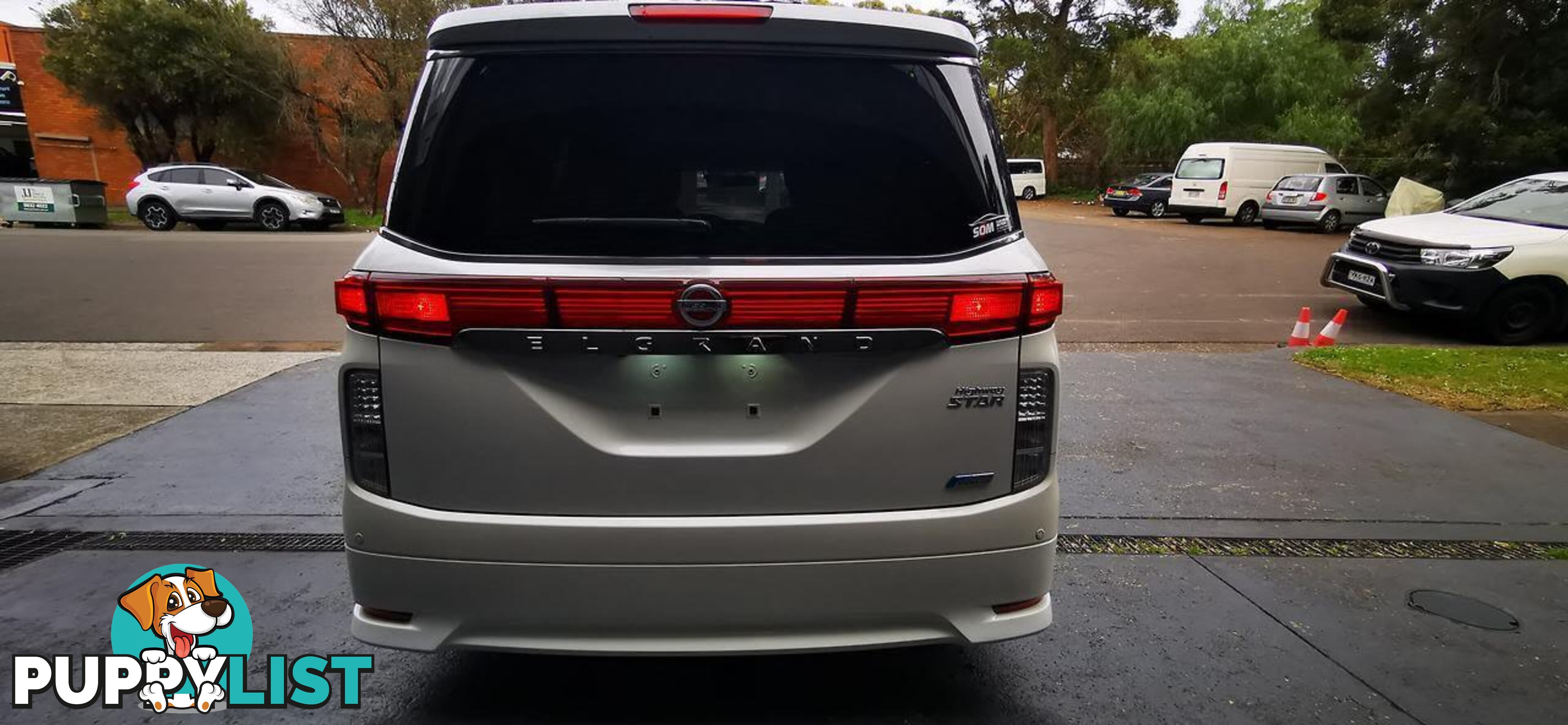 2012 NISSAN ELGRAND HIGHWAY STAR  COMMERCIAL