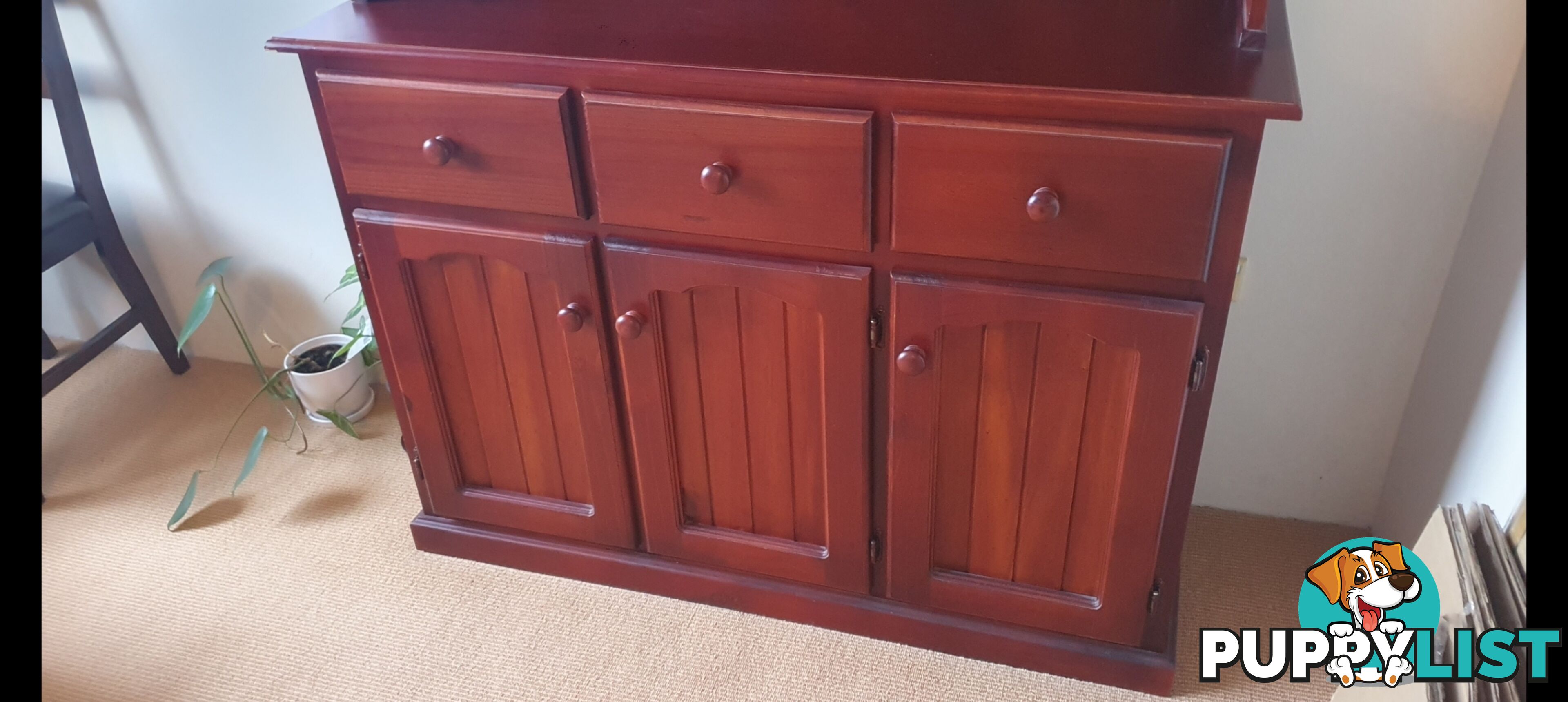 🔥 LIKE NEW - Mahogany hardwood hutch cabinet