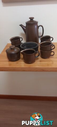 ATTRACTIVE TEA/COFFEE SET - $40 CASH - COLLECT IN MAROUBRA