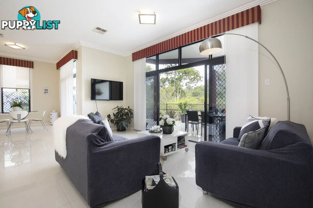 15 Brinley Place SINNAMON PARK QLD 4073