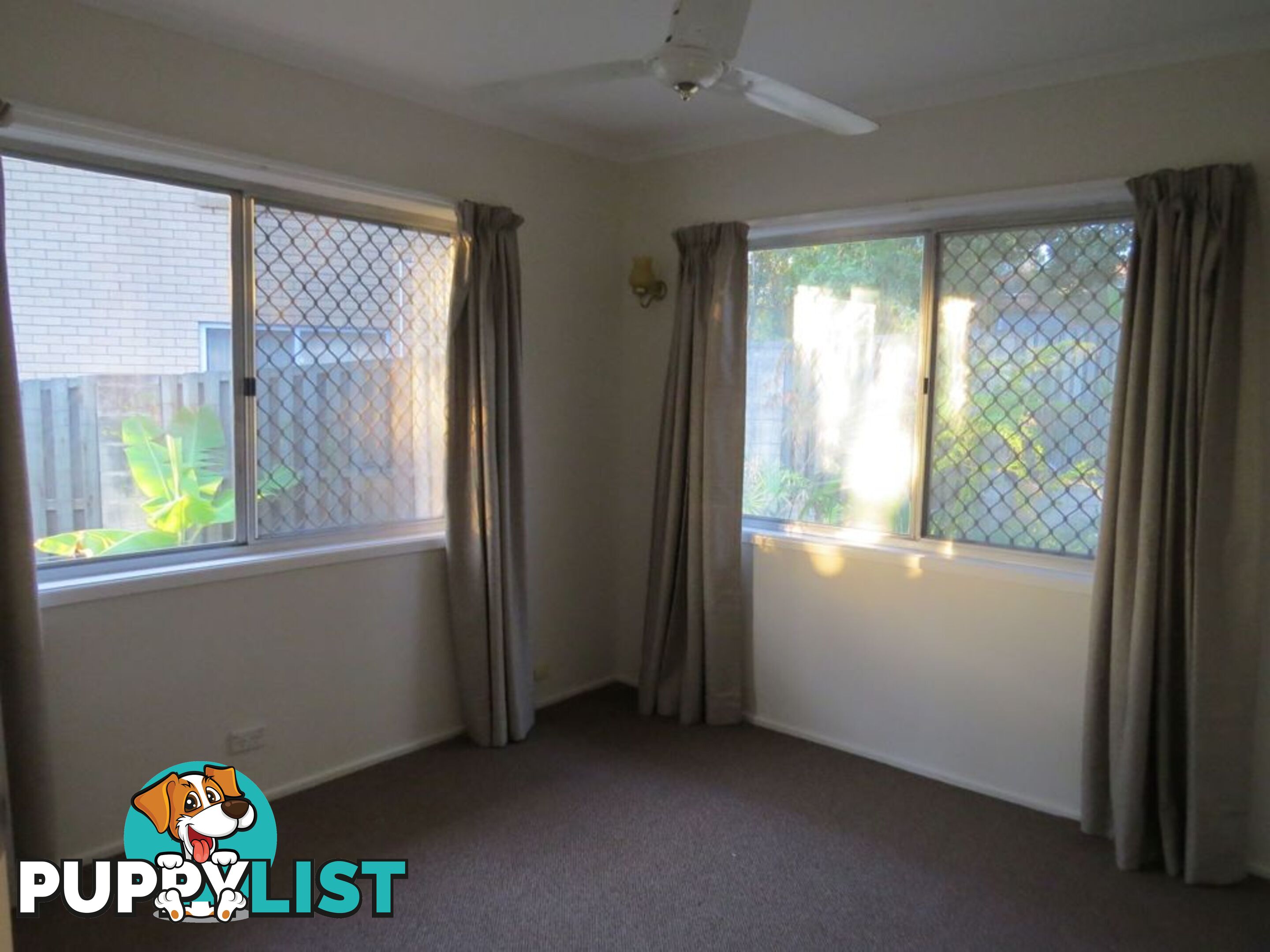 4 Bollard Street JAMBOREE HEIGHTS QLD 4074