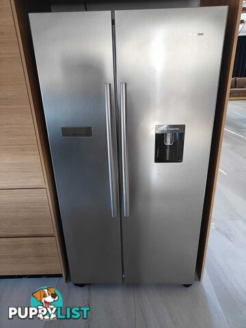 Hisense 578L side by side refrigerator