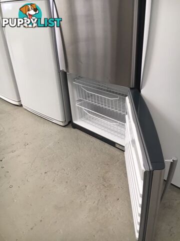 519l Fisher&Paykel fridge freezer DELIVERY WARRANTY