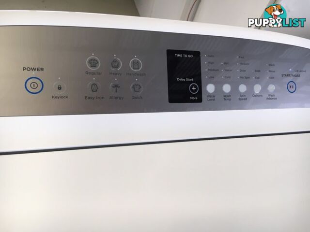 Late model 10.0kg Fisher&Paykel washing machine