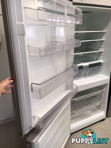 Beautiful 510l Electrolux fridge freezer DELIVERY WARRANTY