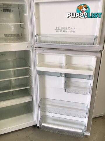 416l Westinghouse fridge freezer DELIVERY WARRANTY