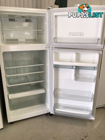 416l Westinghouse fridge freezer DELIVERY WARRANTY