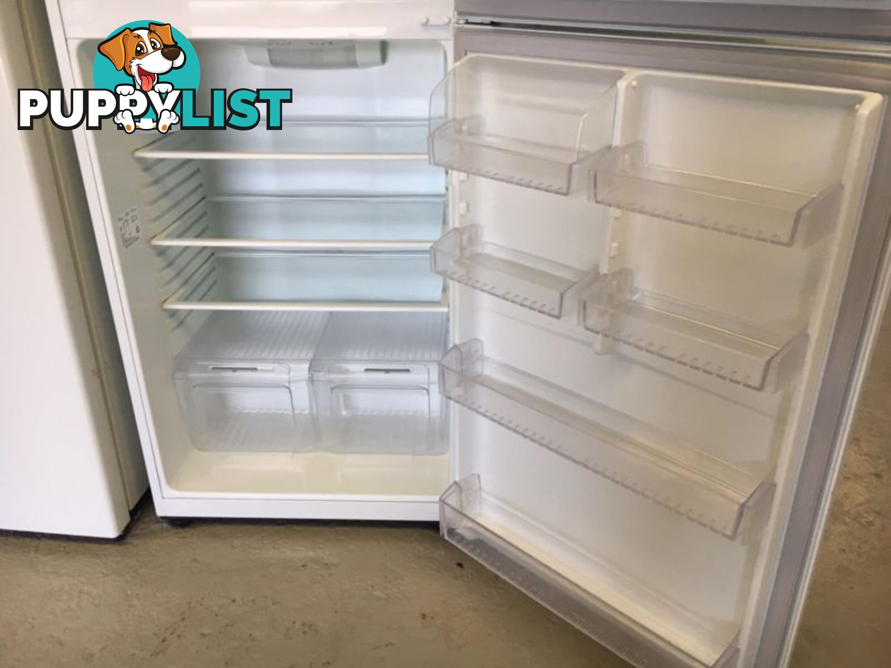 520l Kelvinator fridge freezer