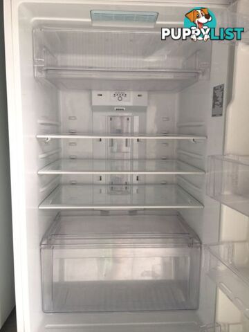 Late model 422l Lg fridge freezer DELIVERY WARRANTY