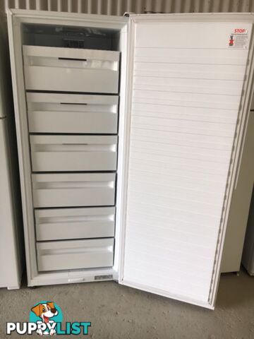 389l Fisher&Paykel upright freezer DELIVERY WARRANTY