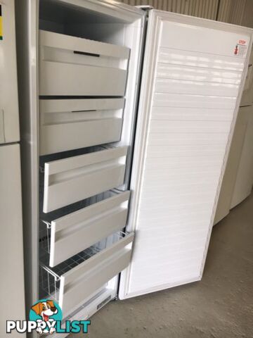 389l Fisher&Paykel upright freezer DELIVERY WARRANTY