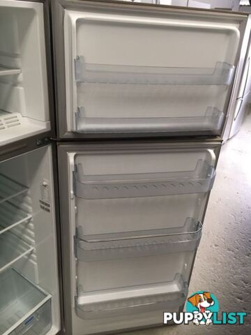 460l Hisense fridge freezer DELIVERY WARRANTY