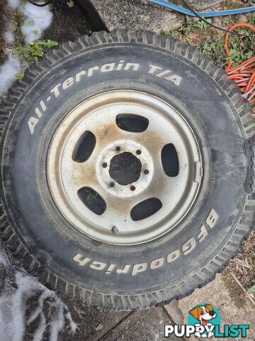 80 series genuine rim and tyre.