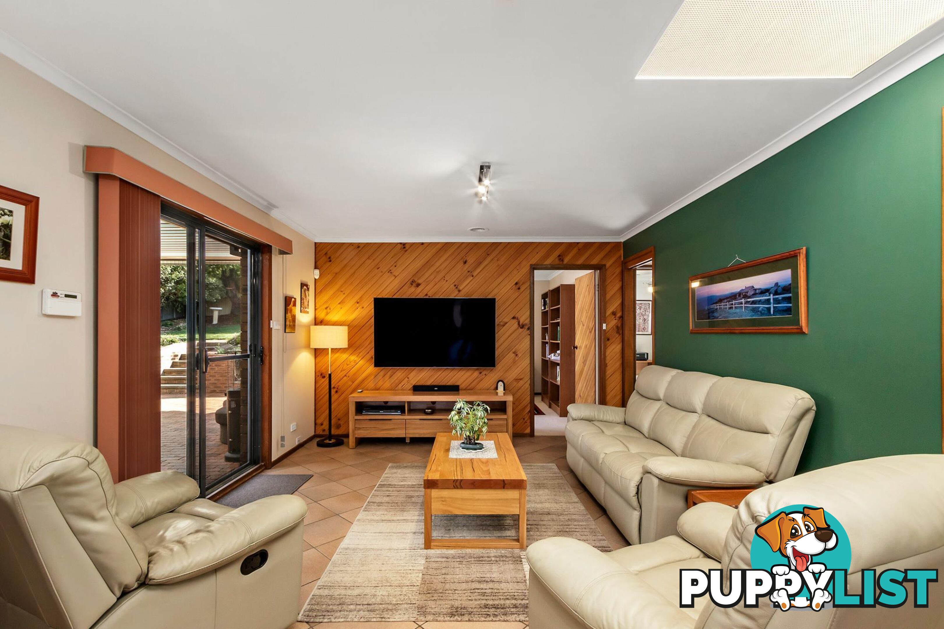 9 Max Henry Crescent MACARTHUR ACT 2904