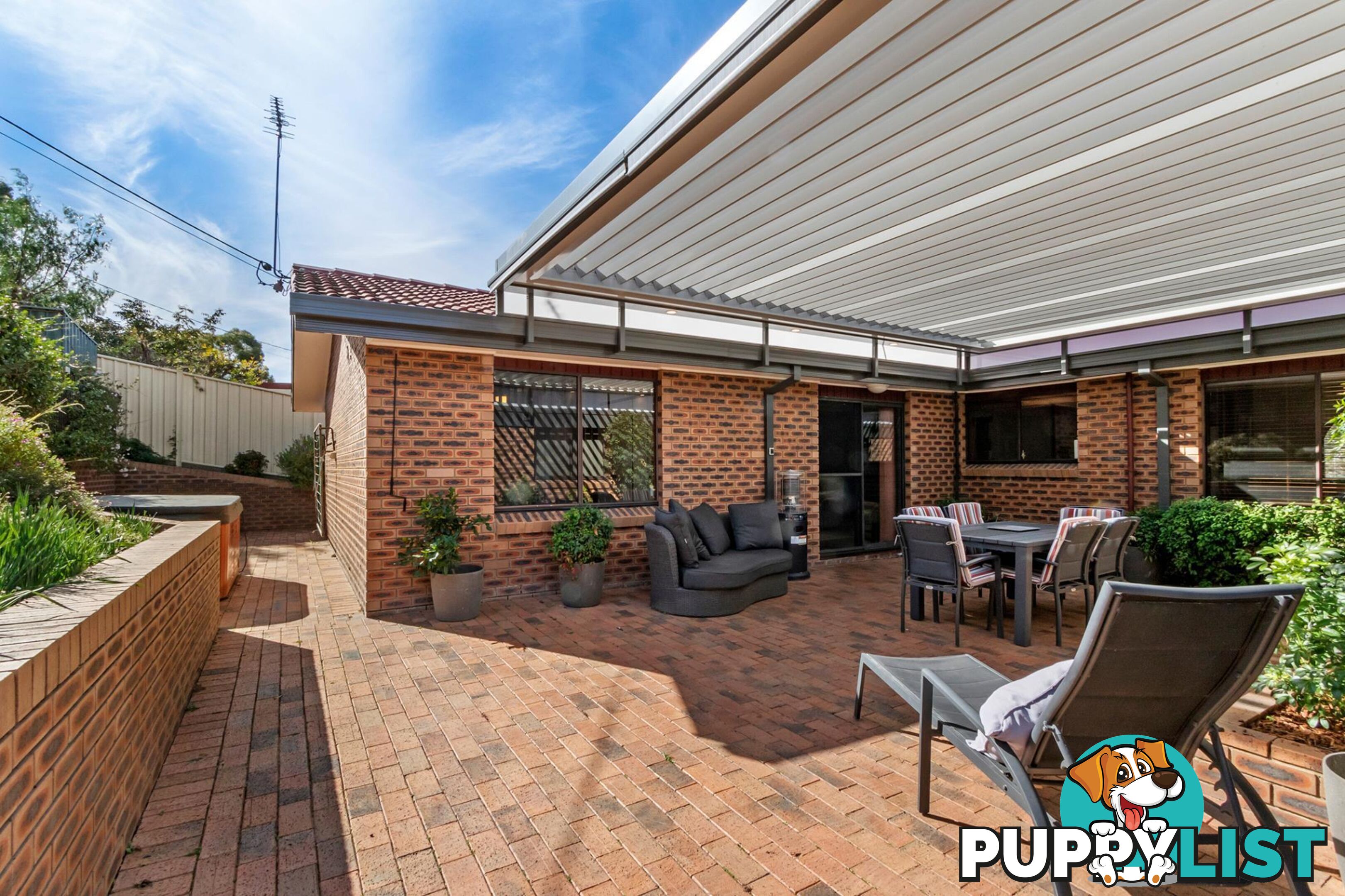 9 Max Henry Crescent MACARTHUR ACT 2904