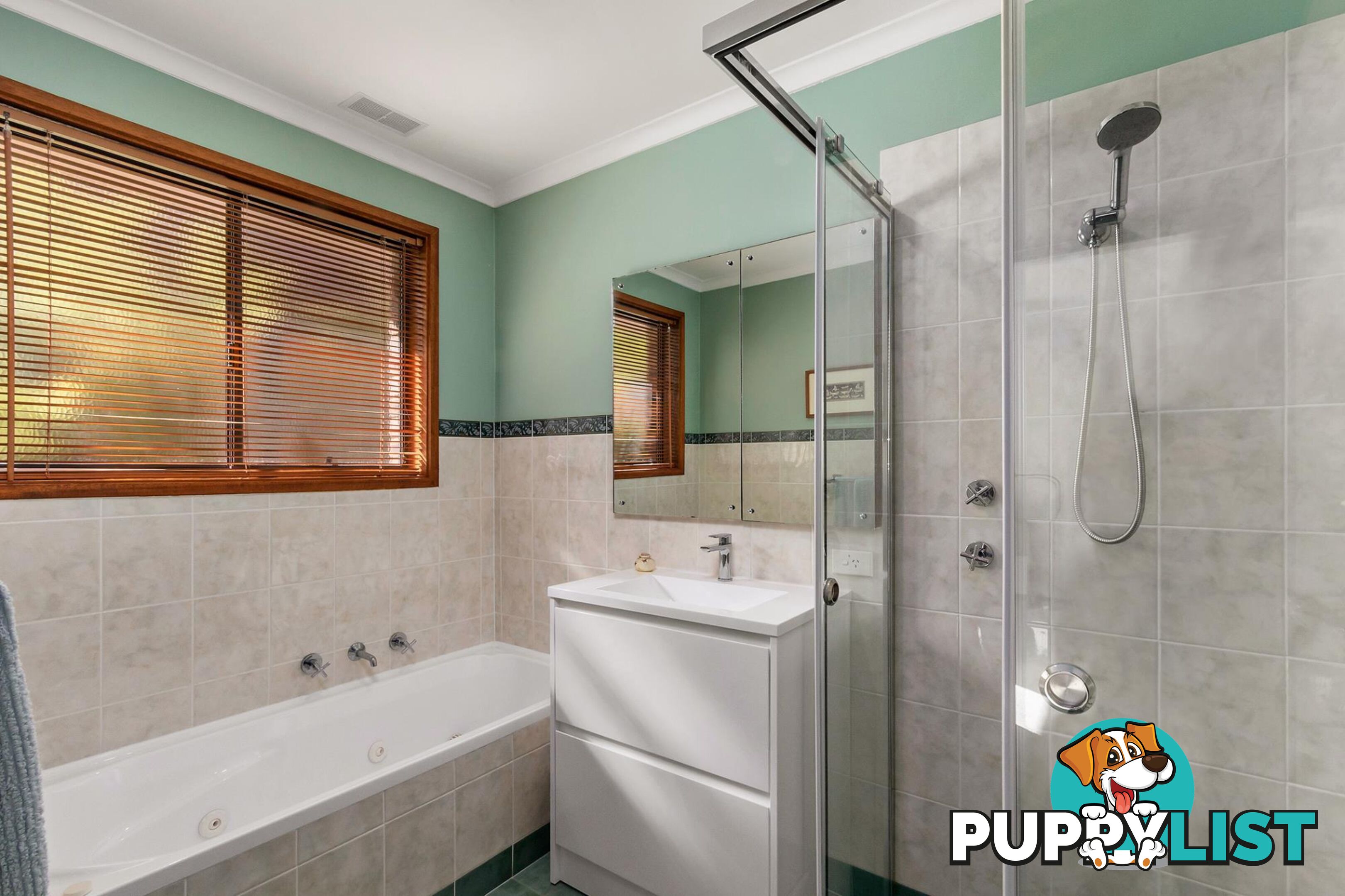 9 Max Henry Crescent MACARTHUR ACT 2904