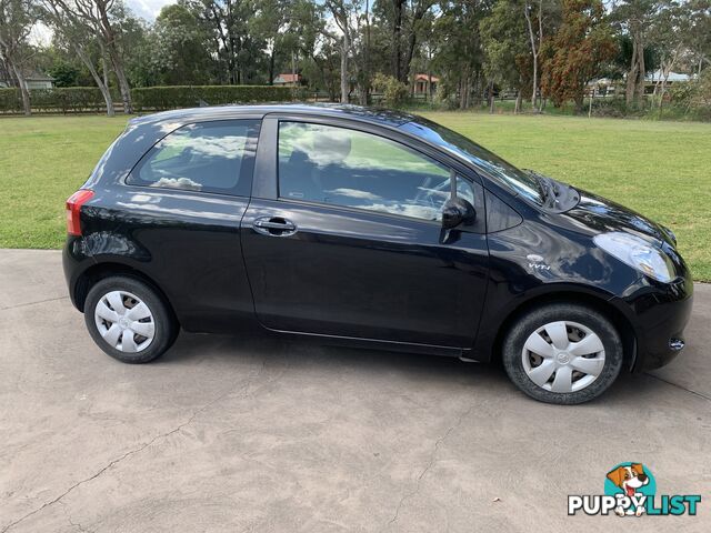 Toyota Yaris YR Manual