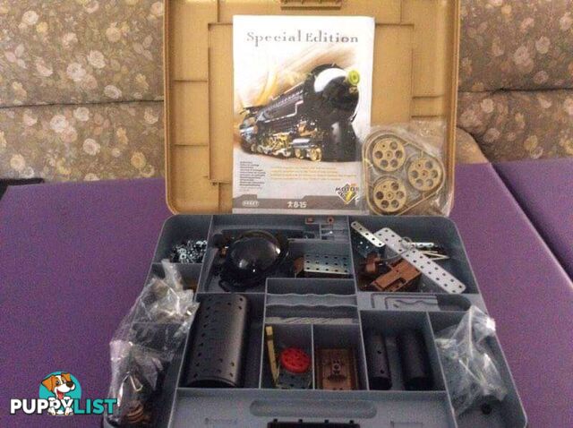 Meccano gold edition set new condition