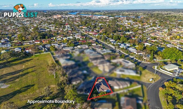 4 Stirling Place TAREE NSW 2430