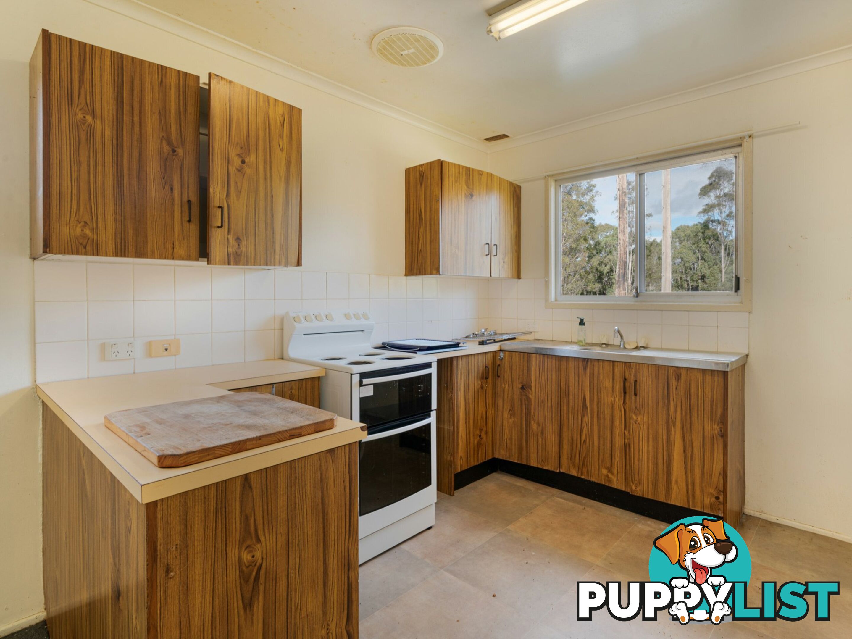 27 Hughes Street TAREE NSW 2430