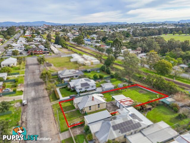 13 Railway Street TAREE NSW 2430