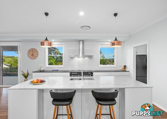 25 Headland Drive HALLIDAYS POINT NSW 2430