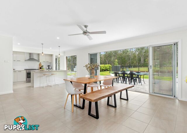 12 Brumby Close HALLIDAYS POINT NSW 2430