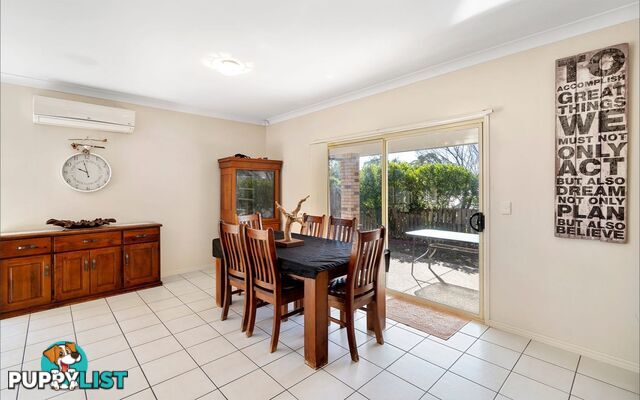 17 Holliday Drive EDENS LANDING QLD 4207