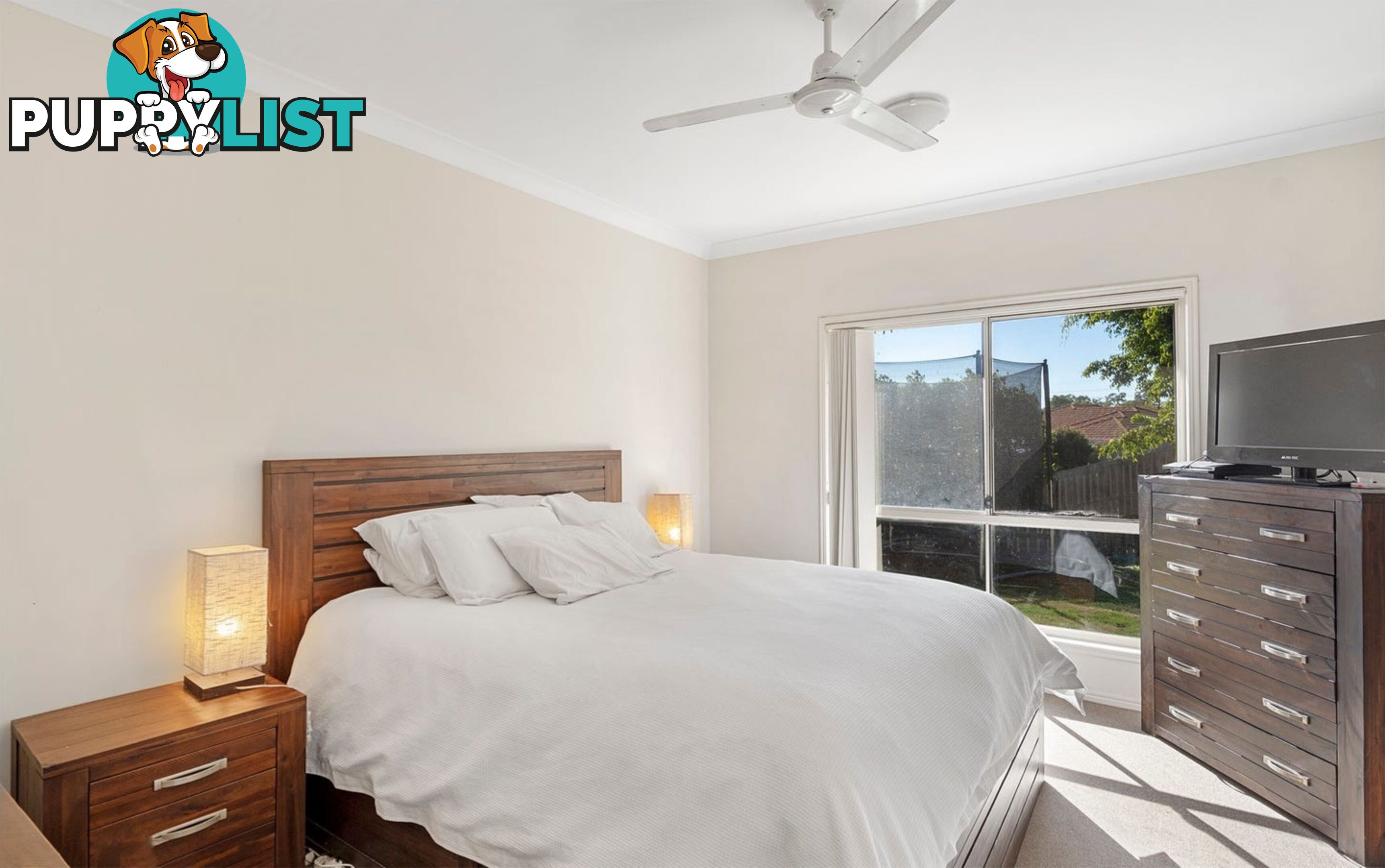 17 Holliday Drive EDENS LANDING QLD 4207