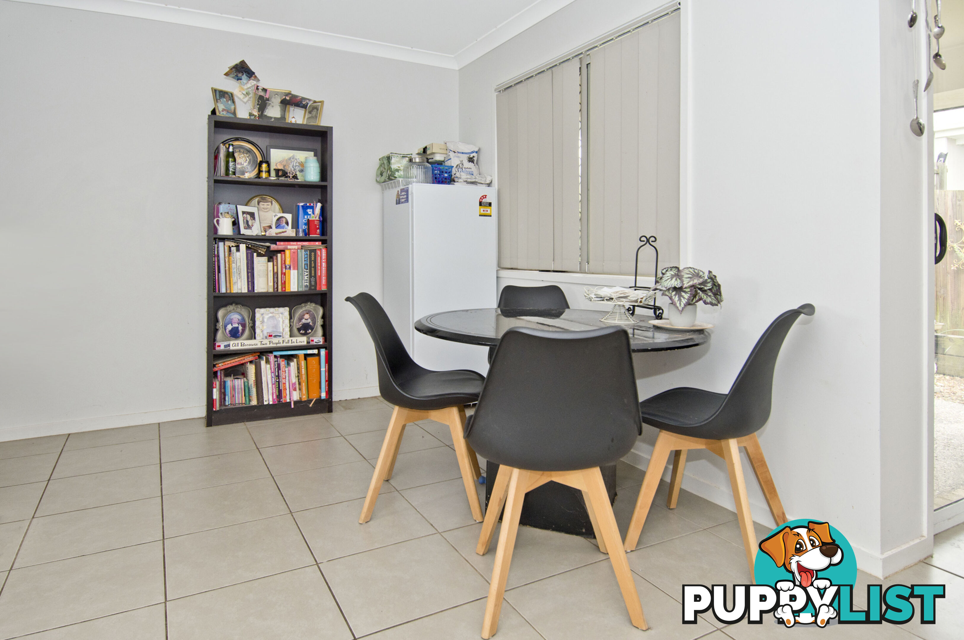 2/11 Spruce Street LOGANLEA QLD 4131